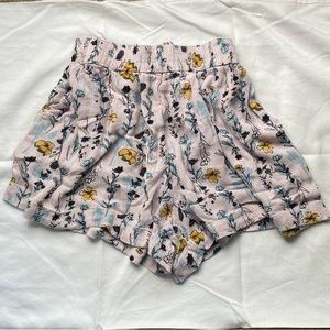 Hinge flowy high rise printed womens shorts with POCKETS size XS